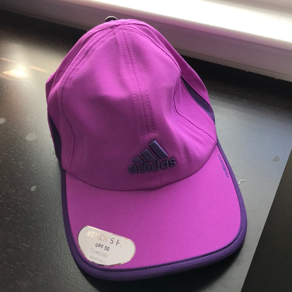 Women’s fit hat